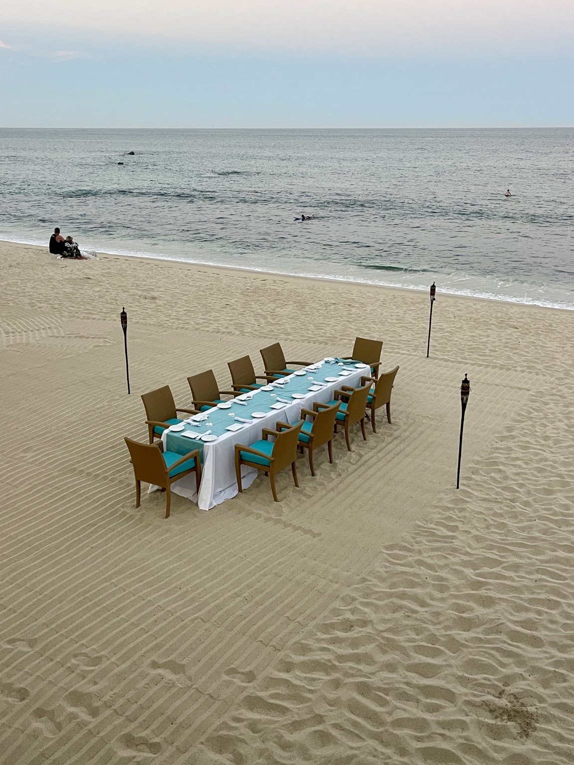 Private seaside dining arrangement in Los Cabos